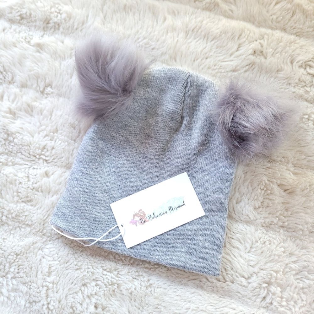 🍒NWT🍒 DOUBLE POM BEANIE